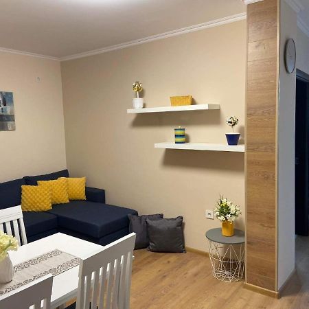 Flowers Garden Apartment Veliko Tŭrnovo Exterior foto